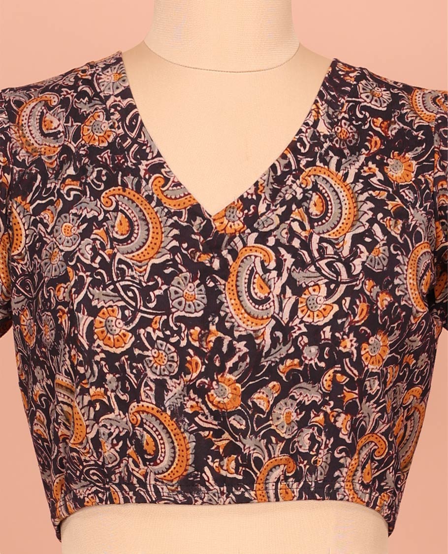 Black Cotton Readymade Blouse Delicately Printed with All-Over Floral Vine, Featuring a Front V-Neck, a Closed Back Neck, and Elbow Sleeves - Image 2