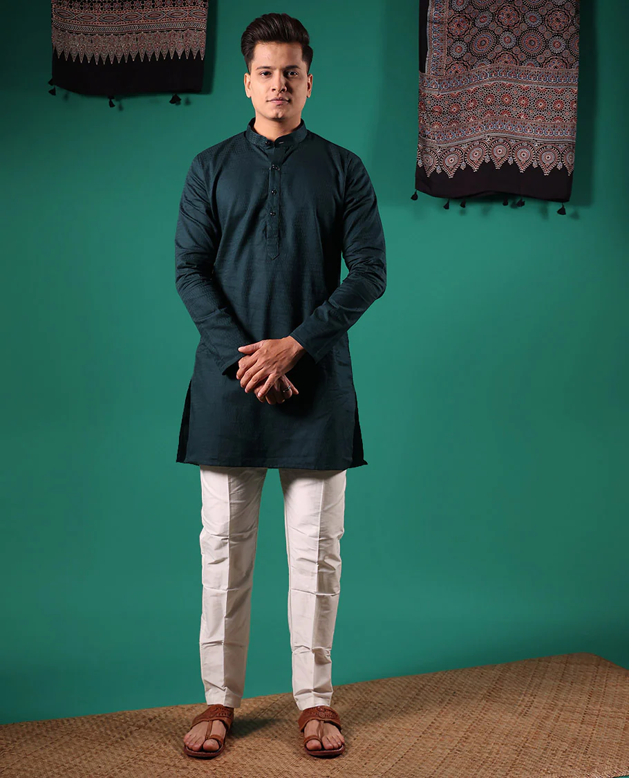 Black embossed full-sleeved men's kurta - Image 2