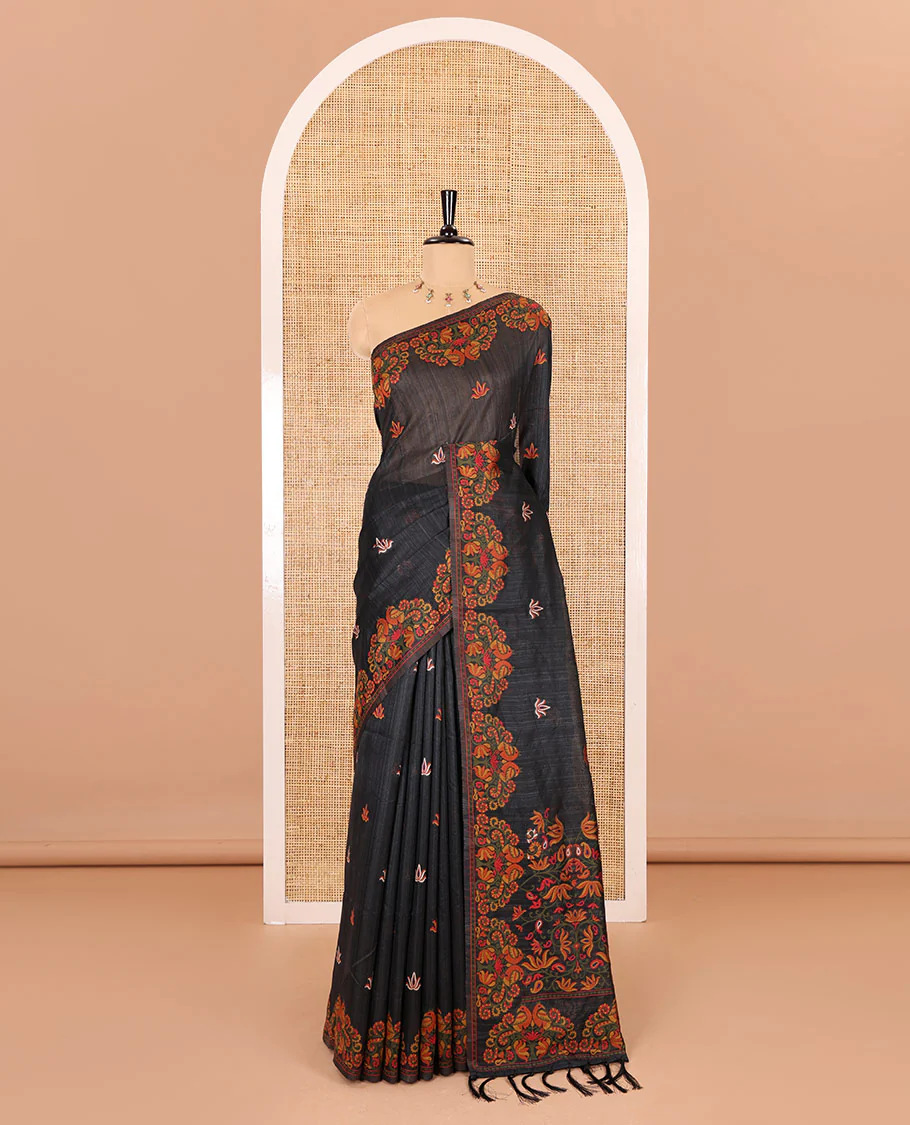 Black lotus motifs thread woven jute cotton, scallop thread woven border, pallu of lotus, peacock and paisley designs along with a plain blouse - Image 2