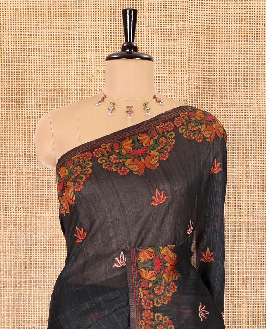 Black lotus motifs thread woven jute cotton, scallop thread woven border, pallu of lotus, peacock and paisley designs along with a plain blouse - Image 3