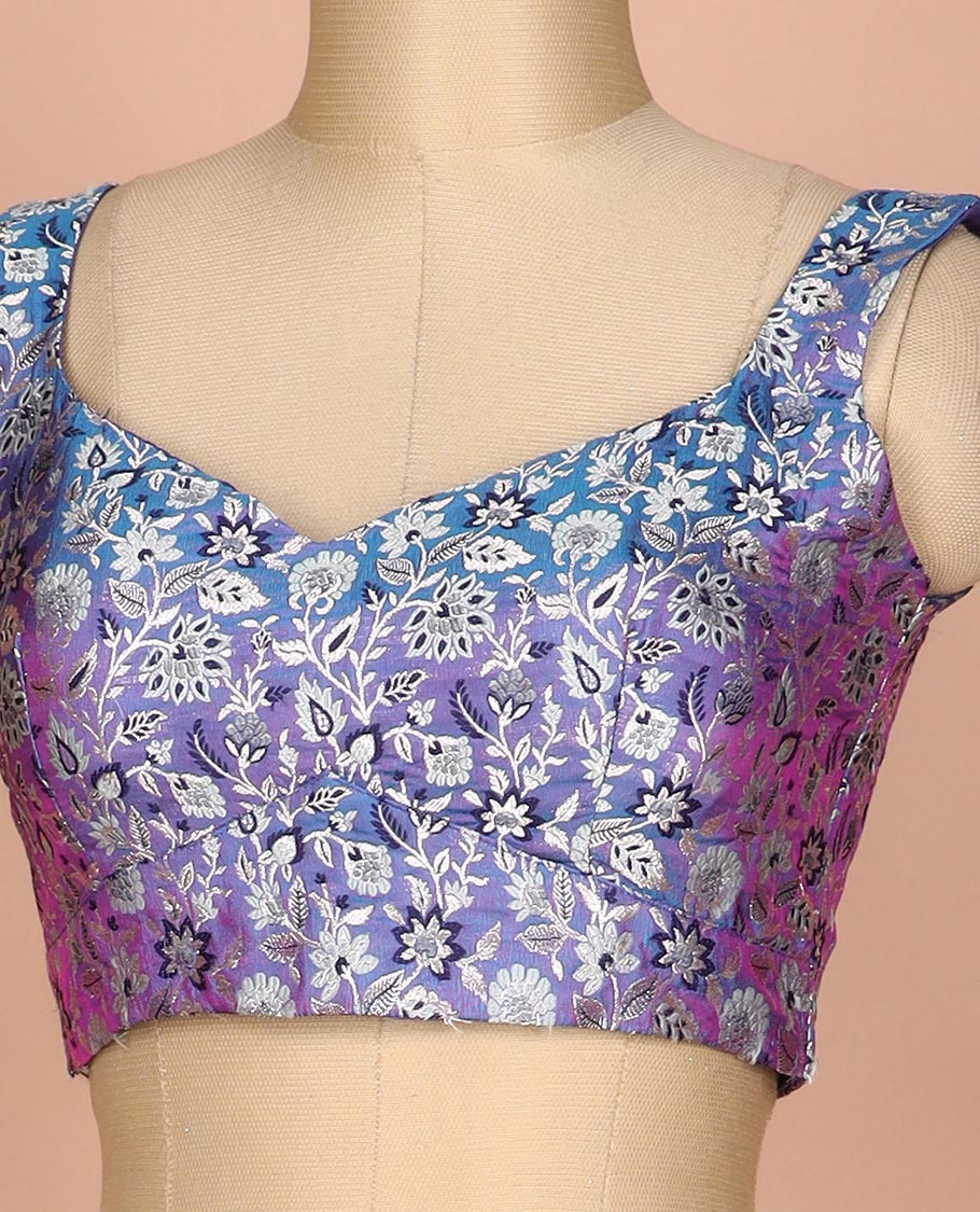Blue dual-toned floral jaal jacquard sweet-heart neck thick strapped sleeveless banarasi readymade blouse - Image 2