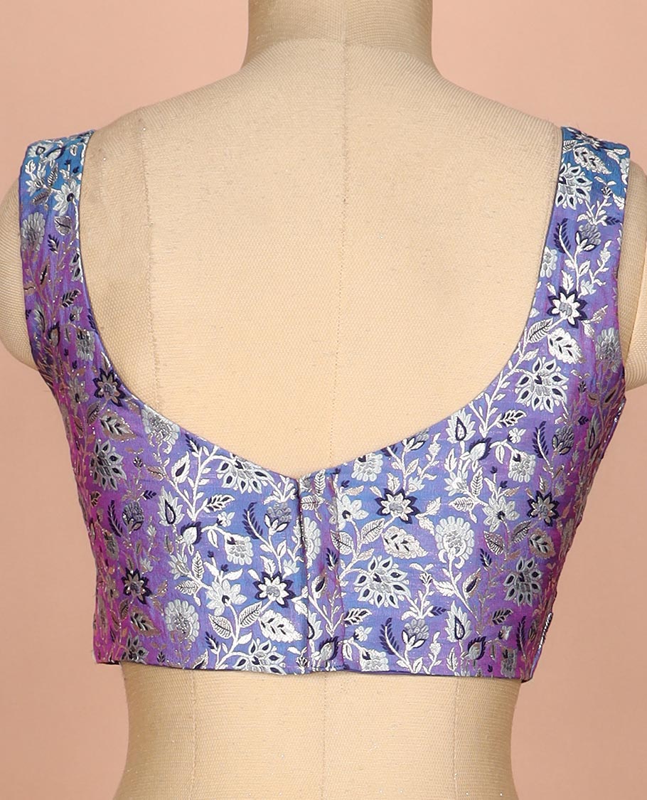 Blue dual-toned floral jaal jacquard sweet-heart neck thick strapped sleeveless banarasi readymade blouse - Image 4