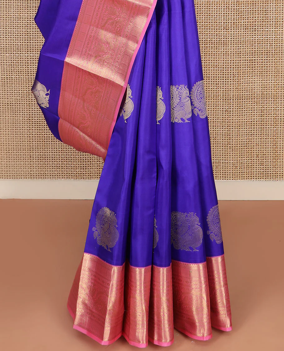 Blue Vasundhara Silk Saree Prettified with Mayil Buttas, Complemented by a Contrast Border of Thilakam, Kathir, Kuyil Kann, Laddu Kamalam, Iru Thalai Pakshi, and Yaali Designs, Pallu Adorned with Geometric Designs, and Paired with a Contrast Blouse - Image 4