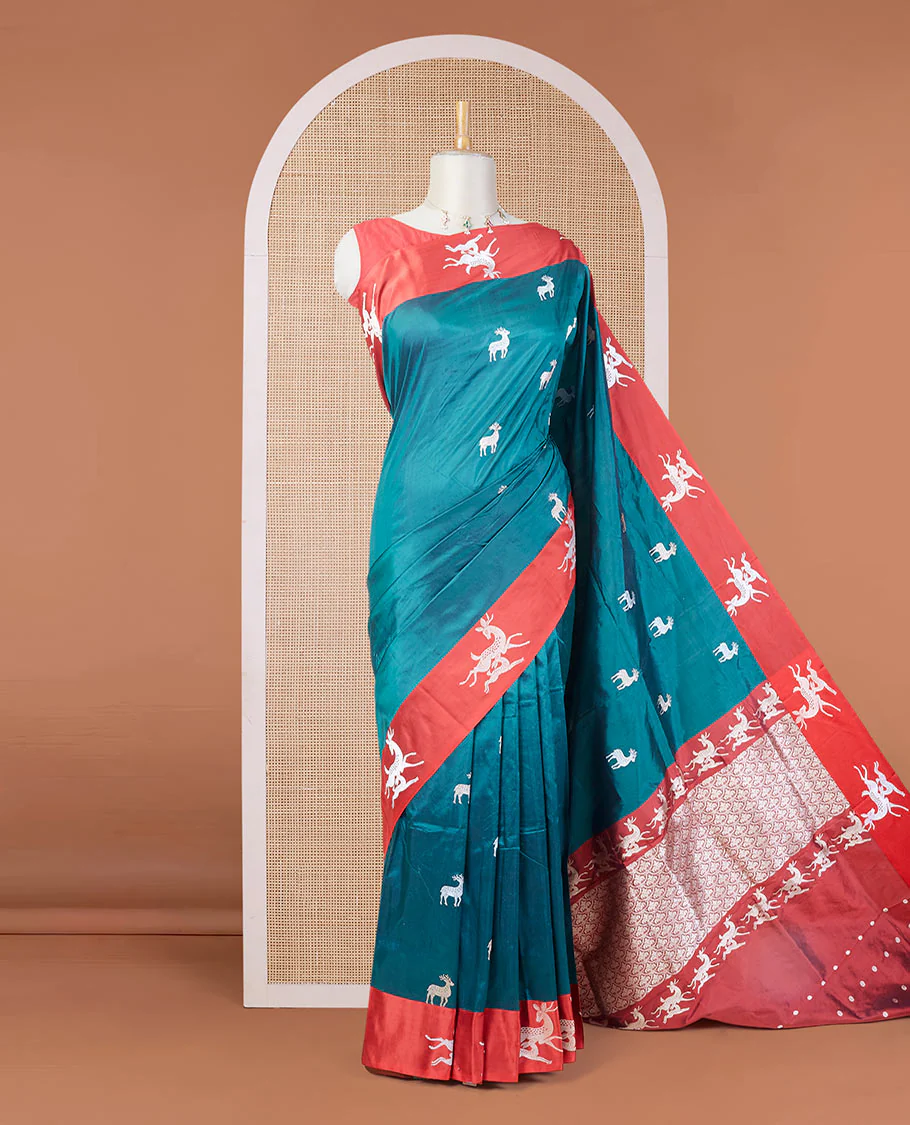 Green zari deer motifs katan silk saree, contrast deer design zari border & scallop design pallu - Image 2