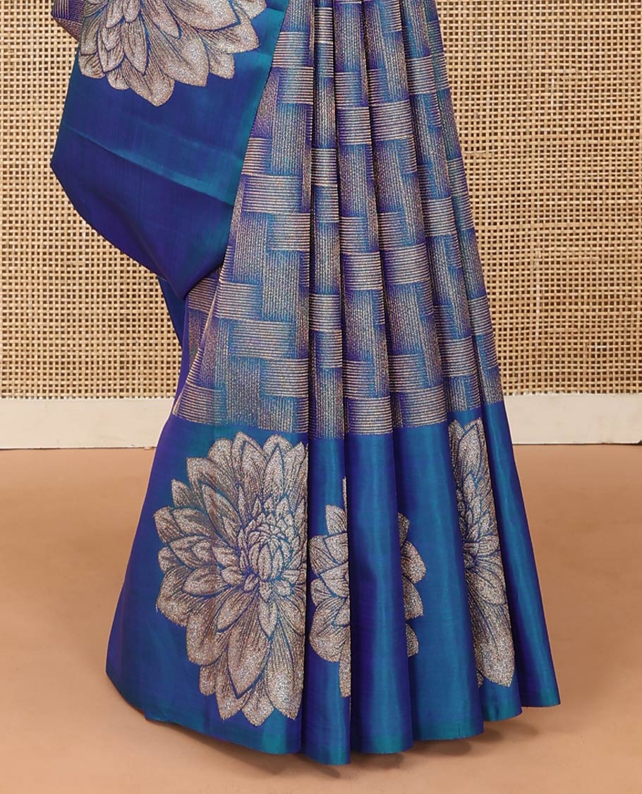 Borderless multi-color ragkat-style striped and floral creeper Kanchipuram designer saree, zari-rich vanki design pallu - Image 5