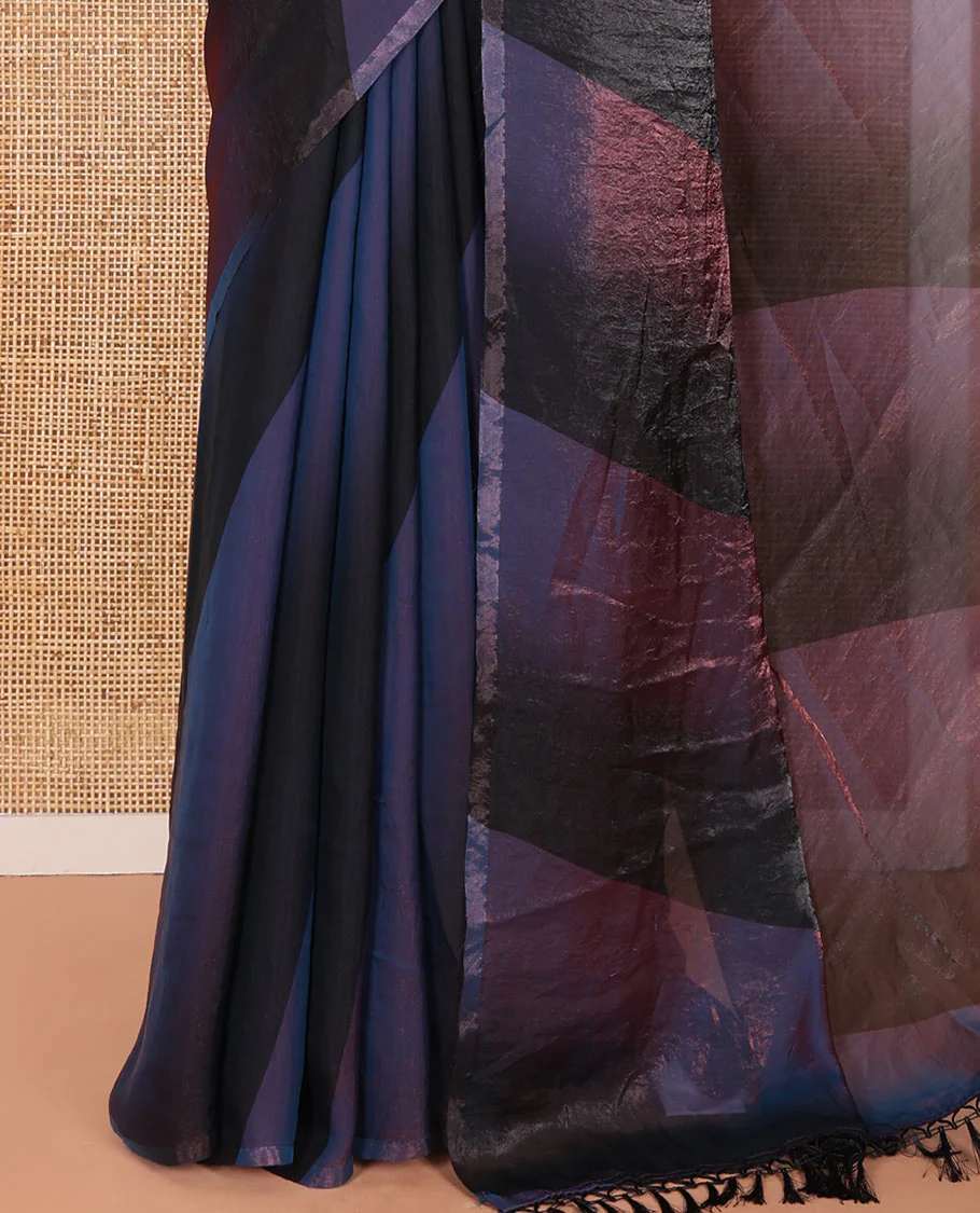 Borderless Purple and Blue Fendy Chiffon Saree Featuring a Leheriya-Style Dual-Toned Print, a Subtly Designed Self Pallu, Paired with a Matching Blouse Showcasing Chakra Motifs Enclosed in a Jaal Print - Image 3