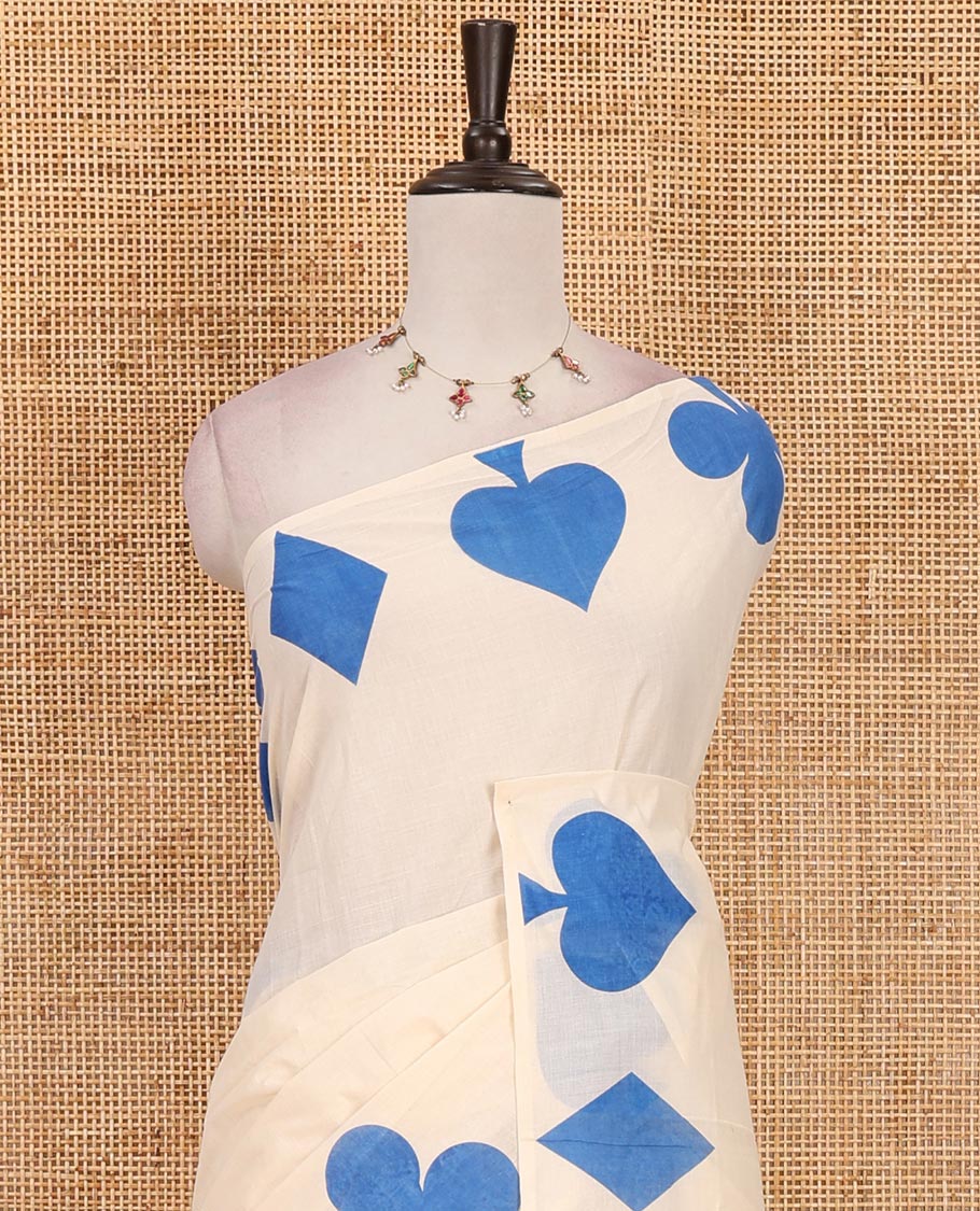 Cream-blue plain Kerala cotton saree, contrast color cards-theme printed border of Diamonds, Clubs, and Spades, leheriya-striped pallu, and plain blouse - Image 3