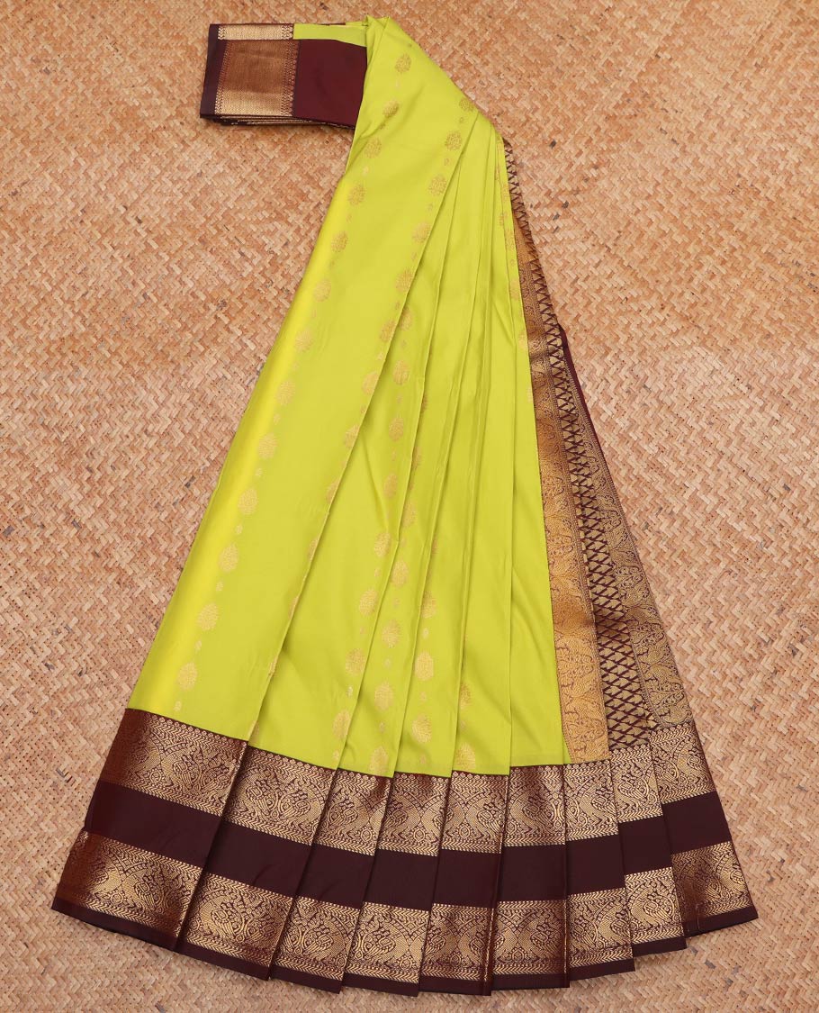 Green Budget Silk Saree, Sparsely Woven with Zari Buttas All Over Its Body, Complemented by Contrast Traditional Zari Designs Woven Rettai Pettu Border, Grand Jaal Pallu and Paired with a Contrast Blouse - Image 2