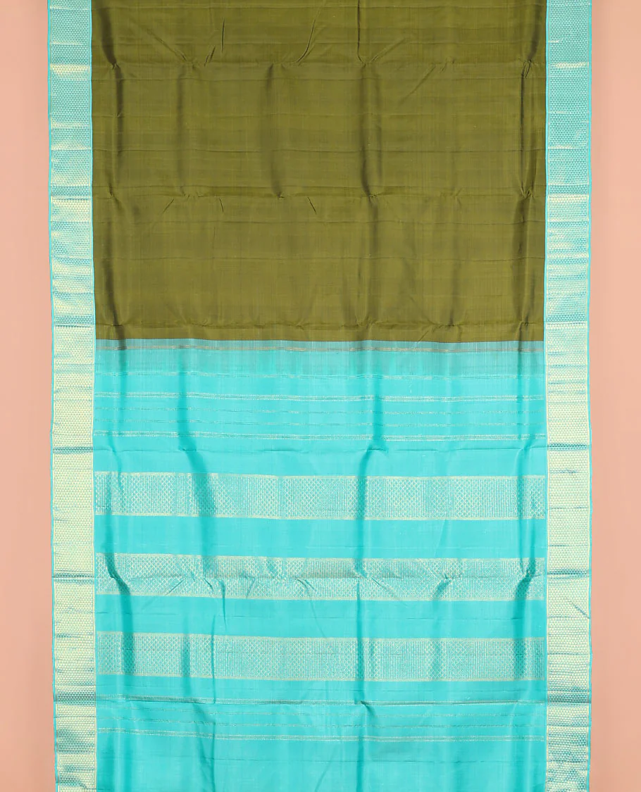 Green plain nine-yard silk saree, contrast ara maadam designs border, and pallu of ara maadam designs - Image 2