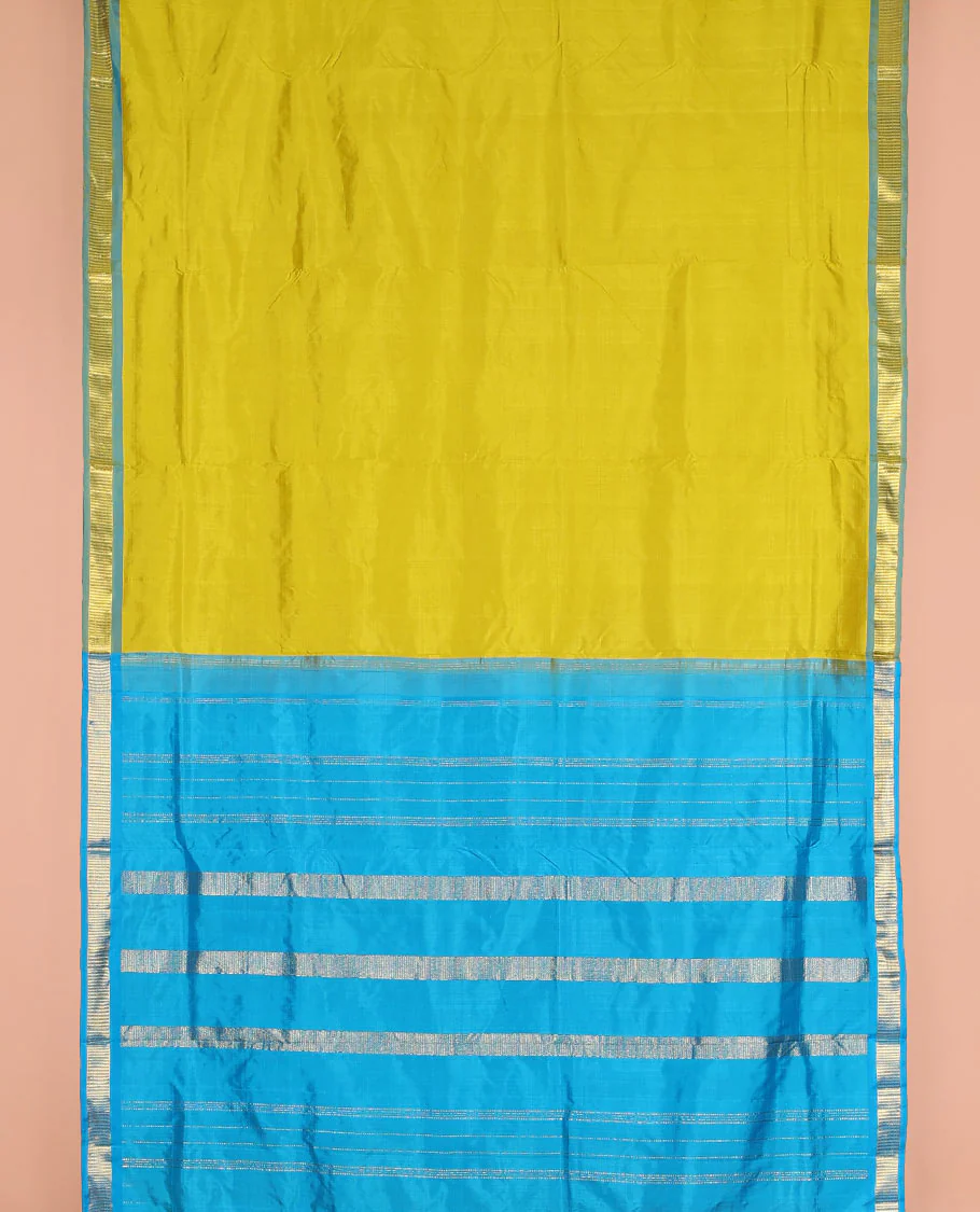 Green plain nine-yard silk saree, contrast border of Muthu designs, and pallu of zari designs - Image 2
