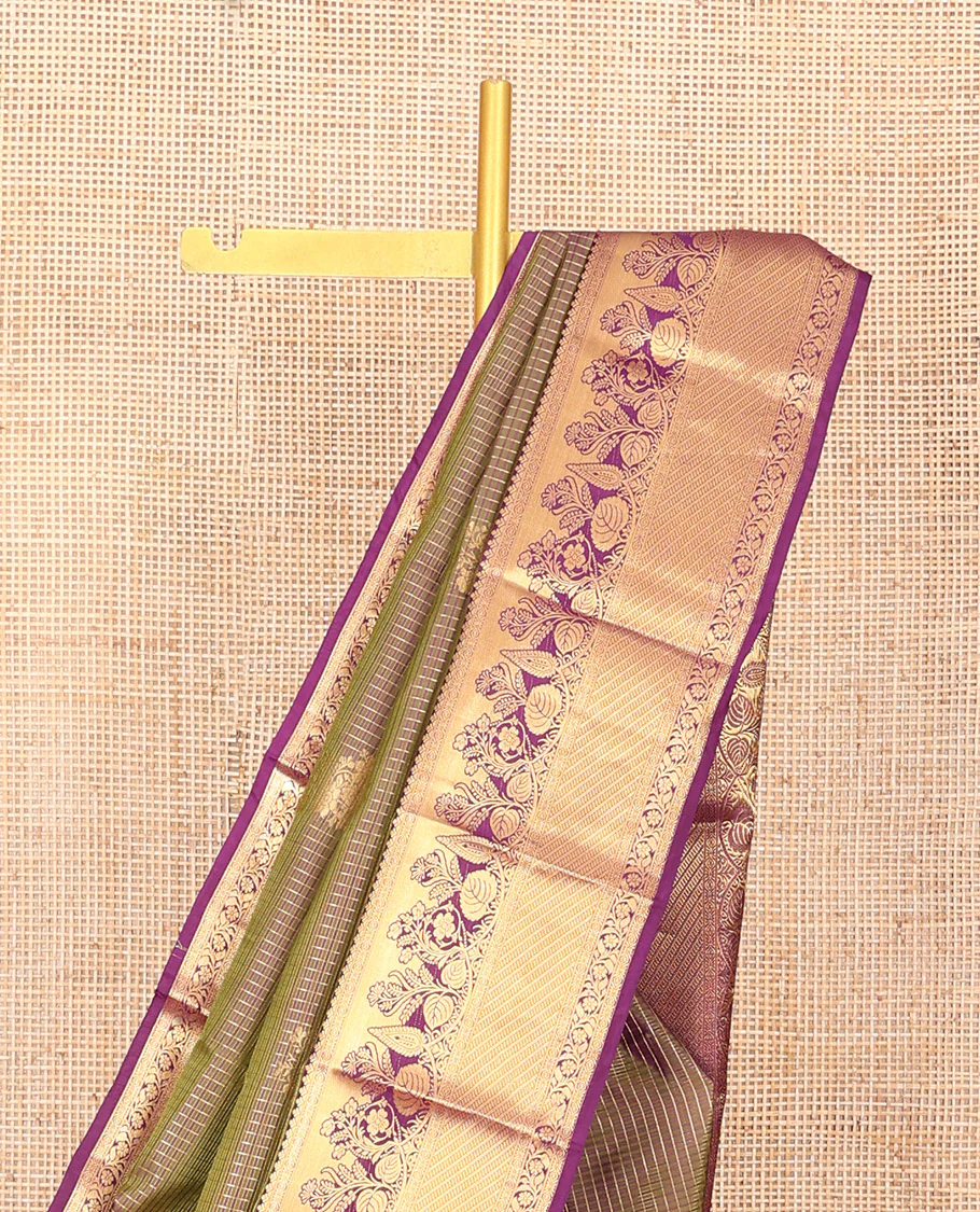 Green Vasundhara Silk Saree Elegantly Embellished with Floral Zari Buttas and Zari Checks, Highlighted by a Contrast Border of Traditional Zari Designs, Pallu Steeped with Manga and Kodi Vivsy Designs, and Paired with a Contrast Blouse - Image 3