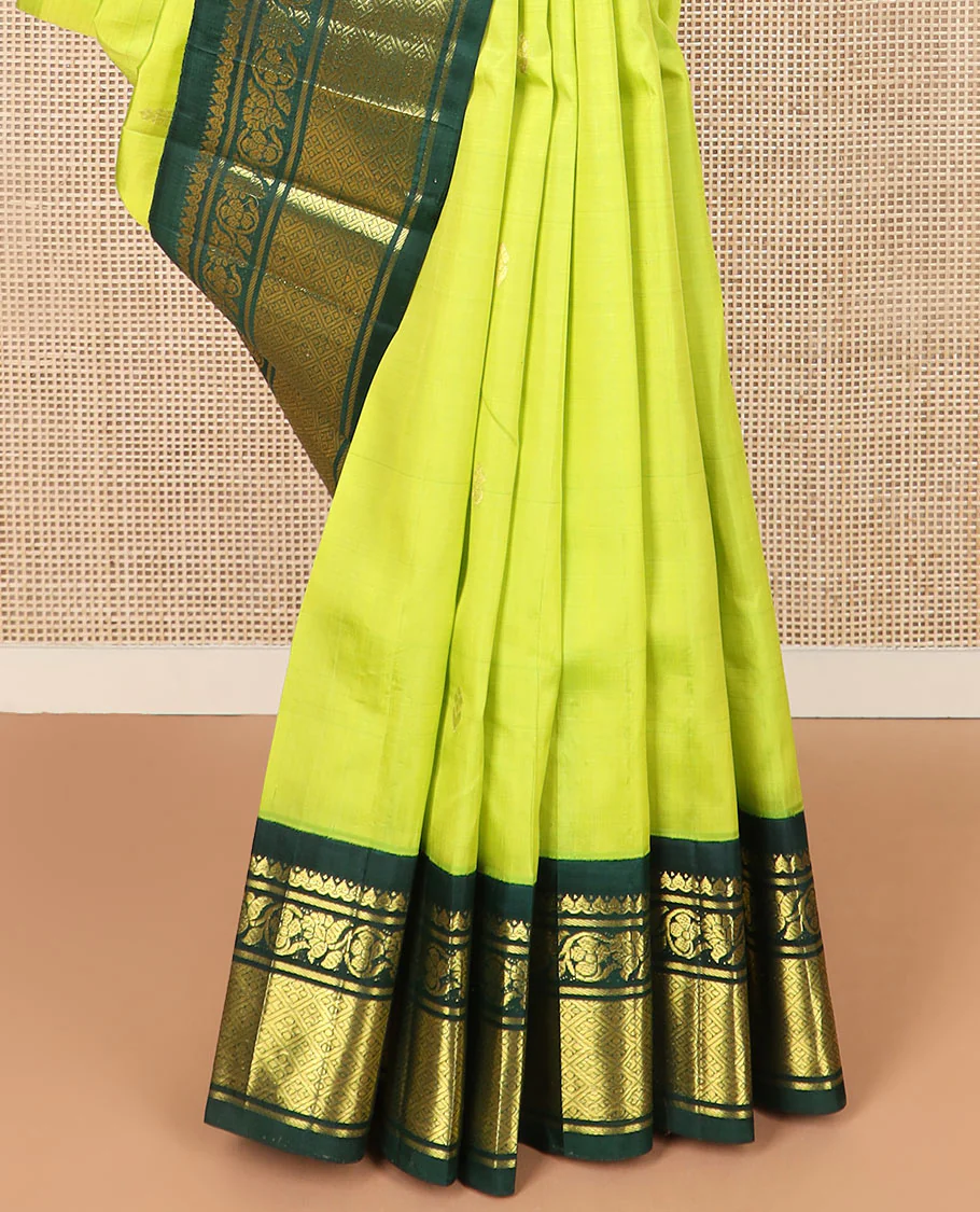 Green zari buttas Kanchipuram silk saree, contrast korvai border of thilakam mokku, kodi visiry, and jaal designs, and pallu of ancient human figurines - Image 4