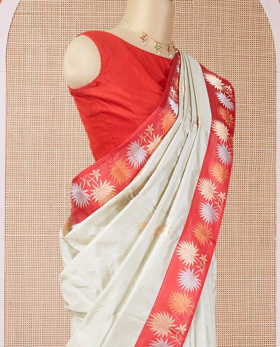 Half-white zari buttas katan silk saree, contrast floral design zari border & geometric patterned pallu - Image 3