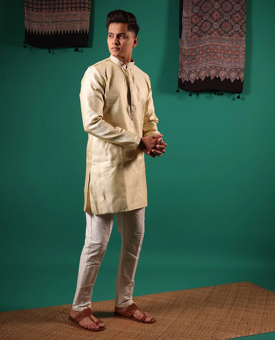Ivory jaal pattern embossed full-sleeved men's kurta - Image 3