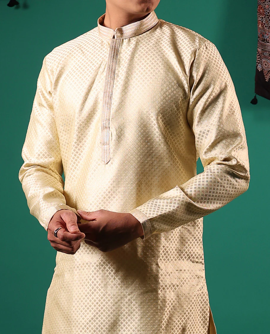 Ivory jaal pattern embossed full-sleeved men's kurta - Image 4