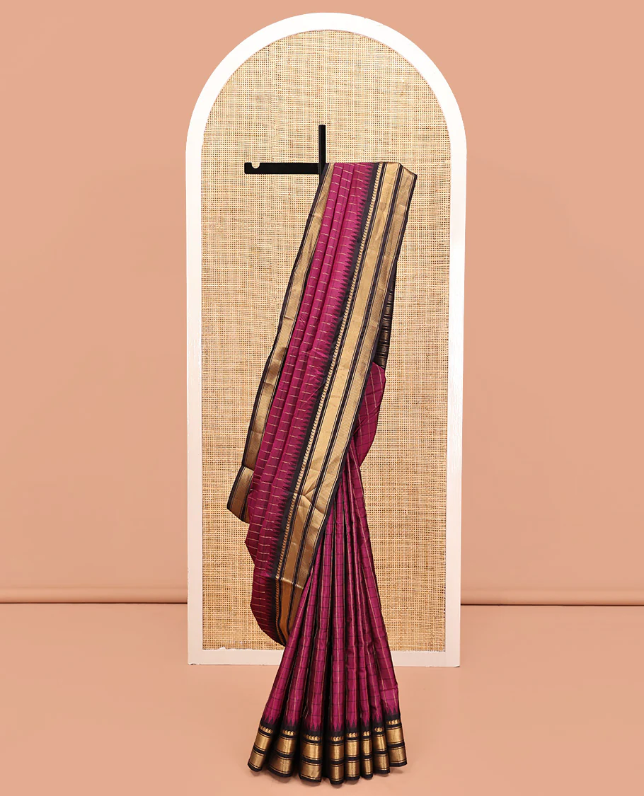 Magenta and Dark Purple Vasundhara Lite Silk Mix Saree, Graced with Checked Design All Over Its Body, Complemented by a Contrast Thazampoo Rekku Border of Manga Mokku, Muthu, and Mayil Kann Designs, Grand Pallu, and Paired with a Contrast Blouse - Image 4