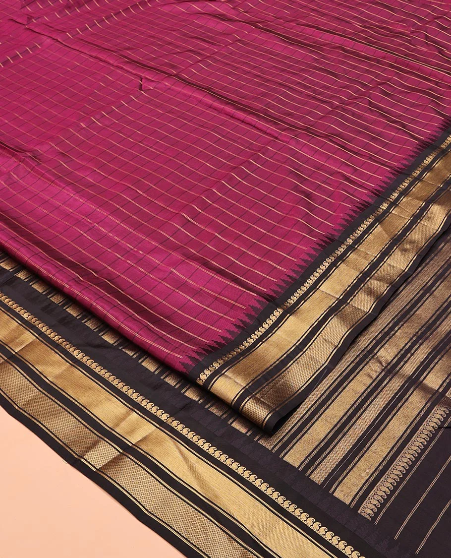 Magenta and Dark Purple Vasundhara Lite Silk Mix Saree, Graced with Checked Design All Over Its Body, Complemented by a Contrast Thazampoo Rekku Border of Manga Mokku, Muthu, and Mayil Kann Designs, Grand Pallu, and Paired with a Contrast Blouse - Image 5