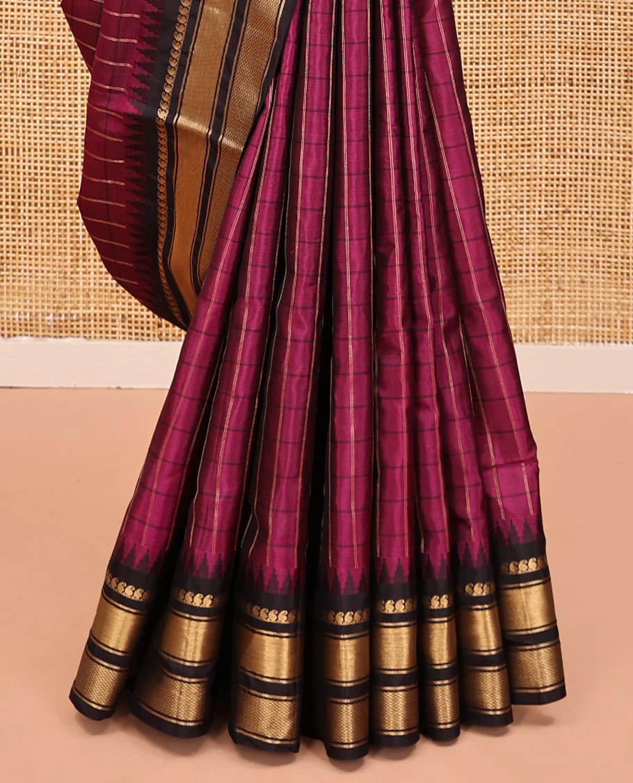 Magenta and Dark Purple Vasundhara Lite Silk Mix Saree, Graced with Checked Design All Over Its Body, Complemented by a Contrast Thazampoo Rekku Border of Manga Mokku, Muthu, and Mayil Kann Designs, Grand Pallu, and Paired with a Contrast Blouse - Image 7