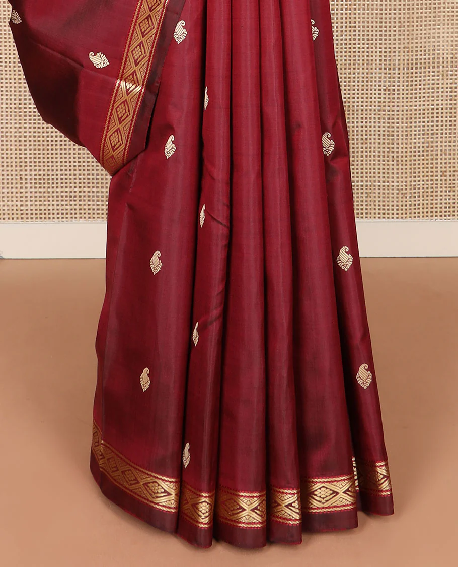 Maroon buttas Kanchipuram silk saree, self-border of diamond designs, and jaal pallu - Image 5