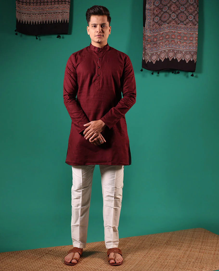 Maroon embossed full-sleeved men's kurta - Image 2