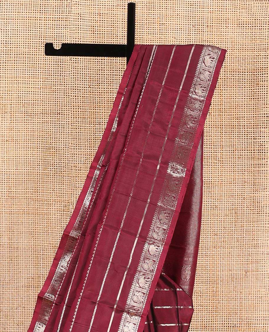 Maroon zari design Kanchipuram silk saree, zari border of reeku, kathir, muthu, yaanai, and mayil designs, and vanki design pallu - Image 3