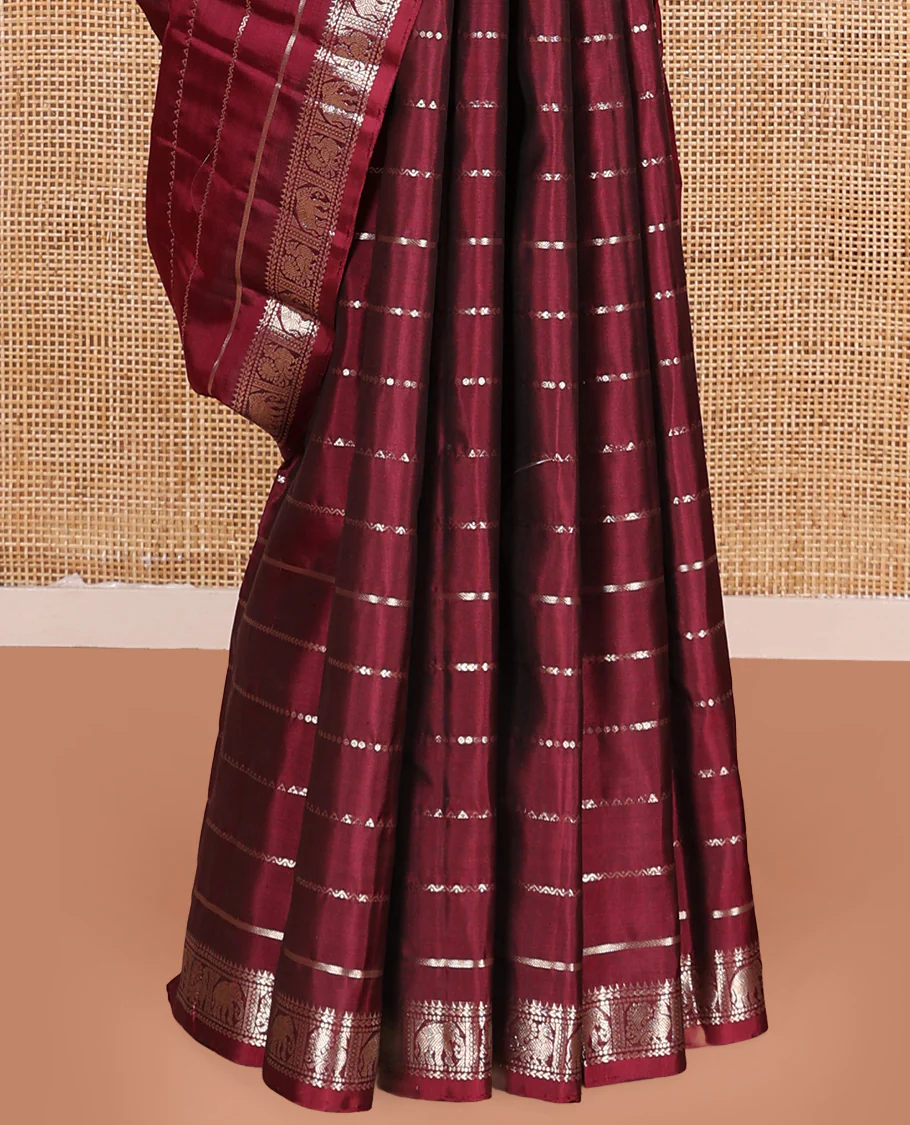 Maroon zari design Kanchipuram silk saree, zari border of reeku, kathir, muthu, yaanai, and mayil designs, and vanki design pallu - Image 4