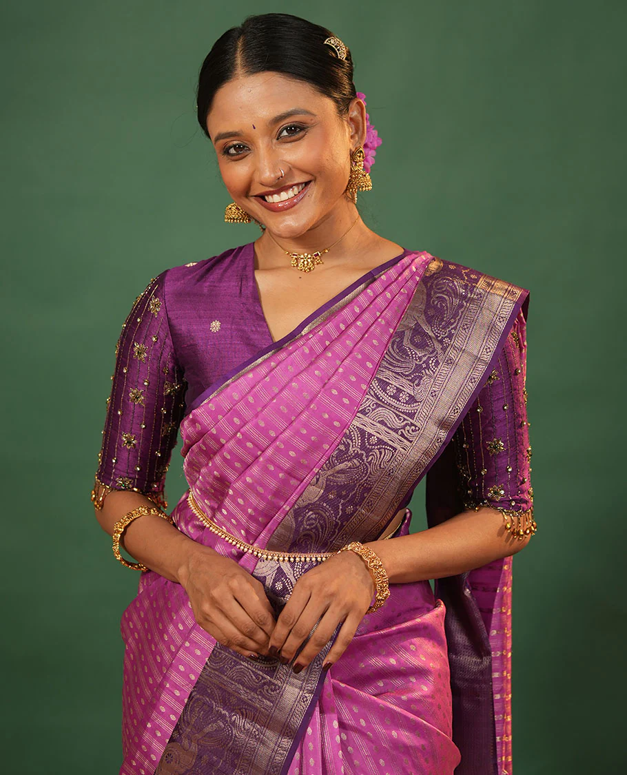Onion pink varai oosai and rudraksham buttas Vasundhara silk saree, contrast kuthirai motifs zari woven border, and intricate pallu - Image 2