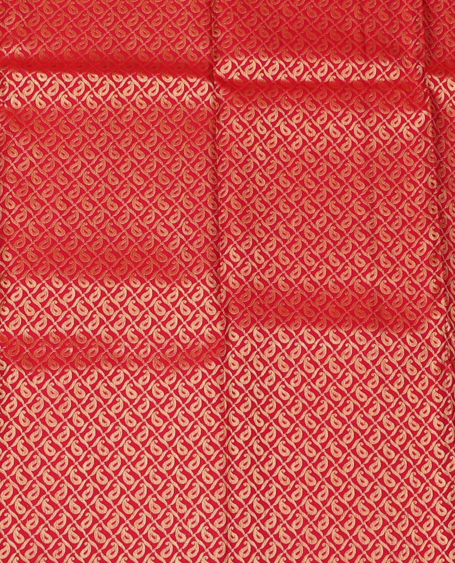 Red Pure Silk Half-Saree, Boldly Accentuated with Jacquard Design on Its Skirt, Complemented by a Contrast Border of Rekku, Banaras, Muthu, Rudaksham, and Mayil Designs, Comes with a Contrast Blouse and a Dhavani of Jaal Designs - Image 4