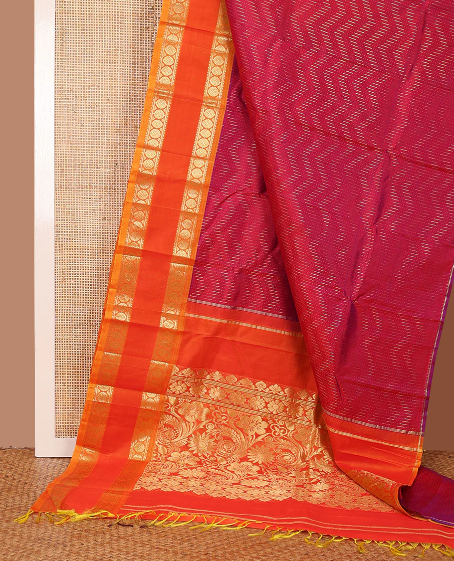 Red zari buttas Kanchipuram silk saree, contrast rettai pettu one-sided border of rekku,banaras & chakram designs & floral design pallu - Image 3