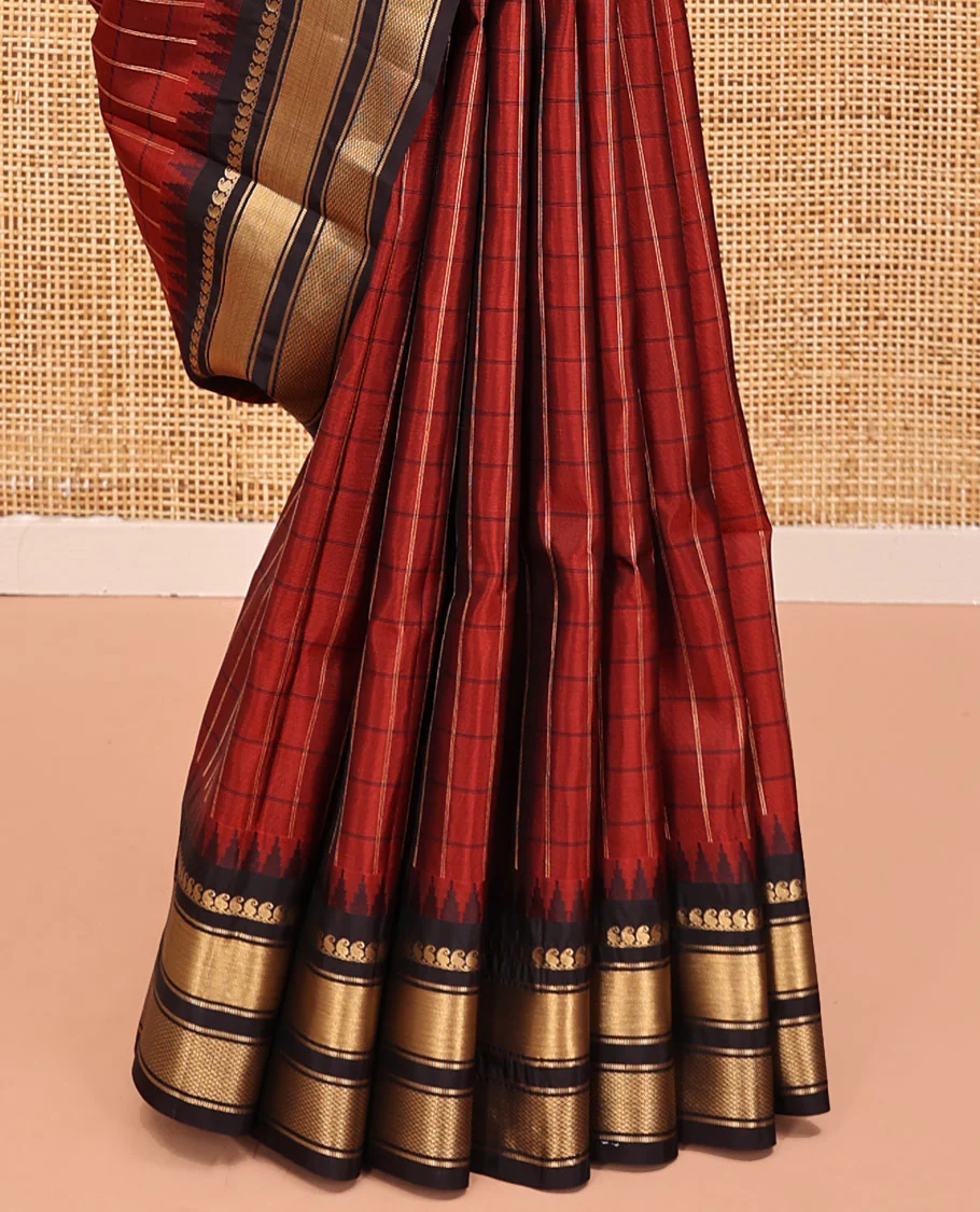 Rust Maroon and Dark Purple Vasundhara Lite Silk Mix Saree, Accentuated with Checked Design All Over Its Body, Complemented by a Contrast Thazampoo Rekku Border of Manga Mokku, Muthu, and Mayil Kann Designs, Grand Pallu, and Paired with a Contrast Blouse - Image 6